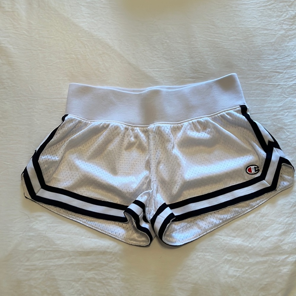 Used Champion women’s short size S in white color